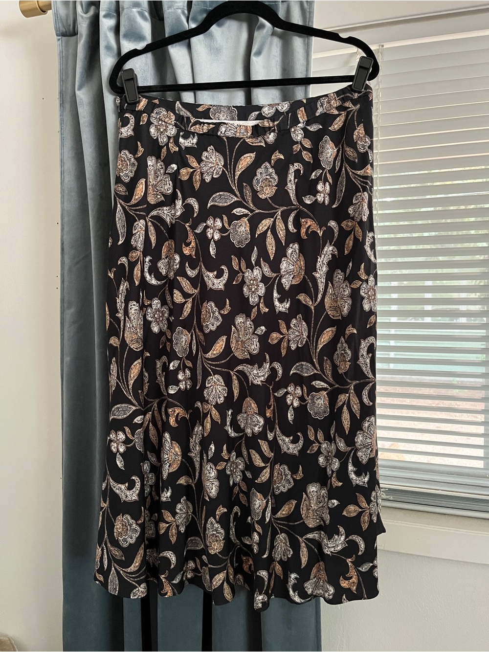 NEW J.Jill Black Floral Paisley Midi Semi Swing Skirt Silk-Like Viscose Academia - Picture 5 of 15